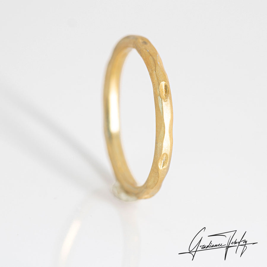 Gradiance Jewelry women's 14KT Yellow Gold Organic women's band featuring a carved modern cubism design -product view.